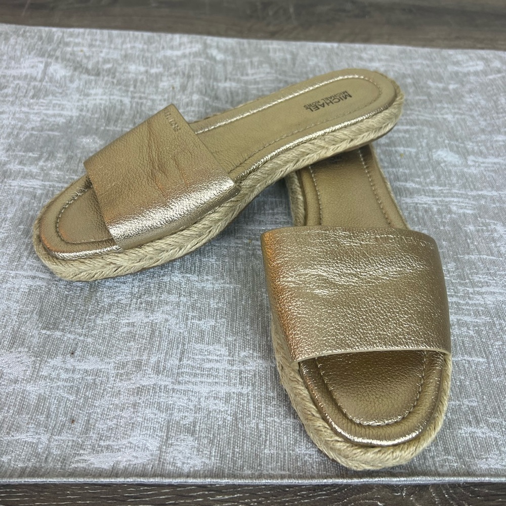 Michael Kors- Gold metallic summer slippers